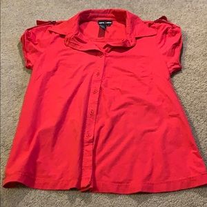Red button down zero 2 nine Maternity top medium